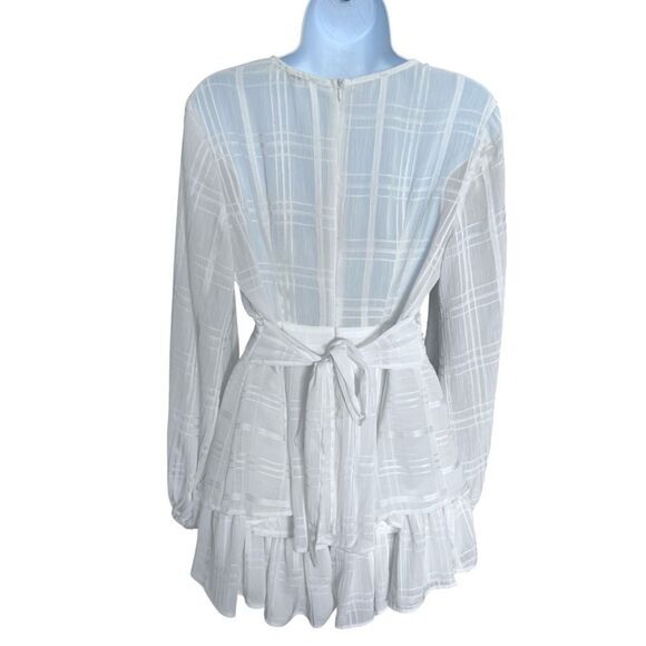 ONE AND ONLY White Textured Deep V-Neck Long Sleeve Shorts Dress L - Picture 4 of 5